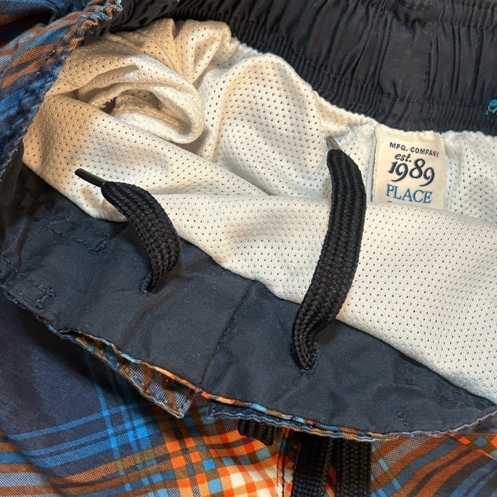 Boys size 6 swim trunks swim suit shorts. Both like new. - Picture 5 of 8